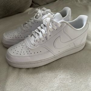Nike low court shoes size 9